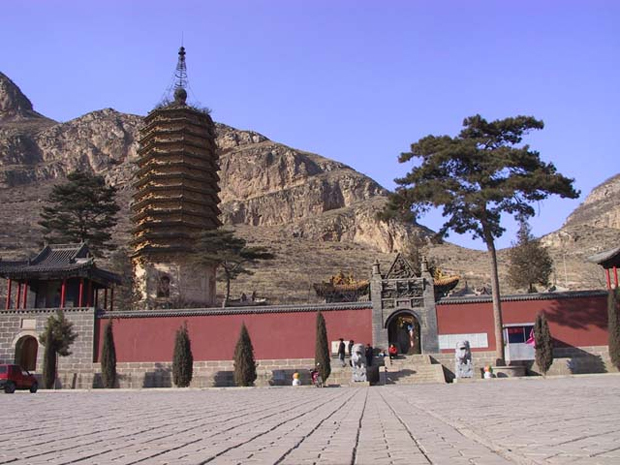 河北省平山县古月镇寺南觉山寺