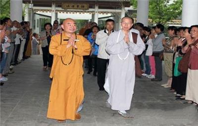 香港著名学者定弘法师一行赴扬州鉴真学院访问交流 能修法师接待