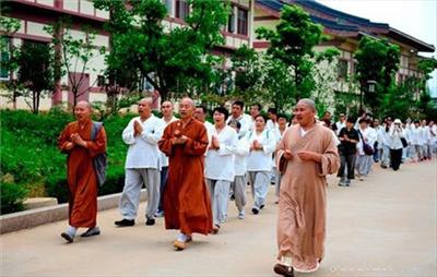 黄梅老祖寺缁白二众朝礼庐山东林大佛