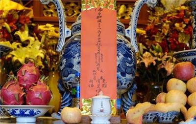 龙华古寺为308失联飞机上的239人祈祷