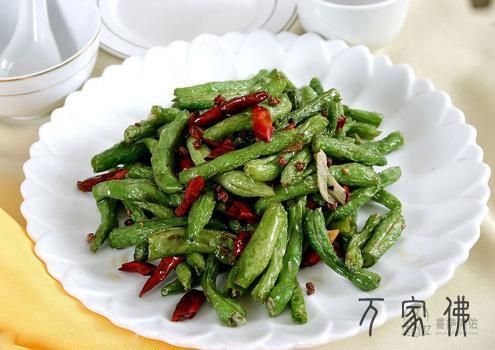 炒菜时千万没有要放太多的油 炒菜时千万没有要放太多的油