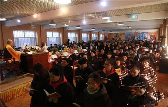 黑龙江年夜庆果成寺举行消灾祈福三时系念、慈擅施食及供灯fahui