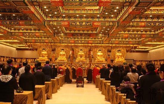 喷鼻港宝莲禅寺举行万佛宝殿降成开光庆典活动