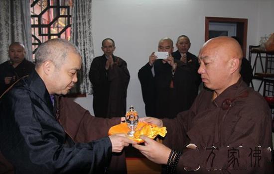 黑龙江海林报恩寺举行迎请惟贤少老舍利fahui