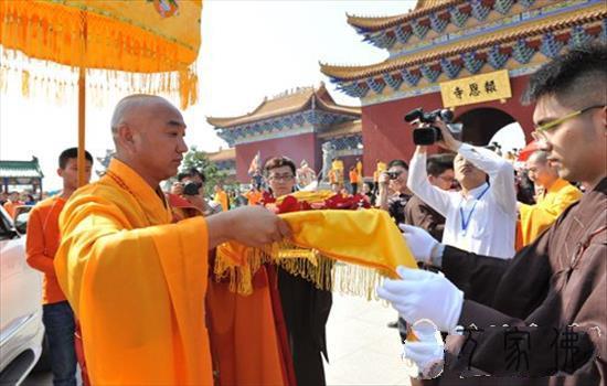 黑龙江海林报恩寺举行迎请惟贤少老舍利fahui