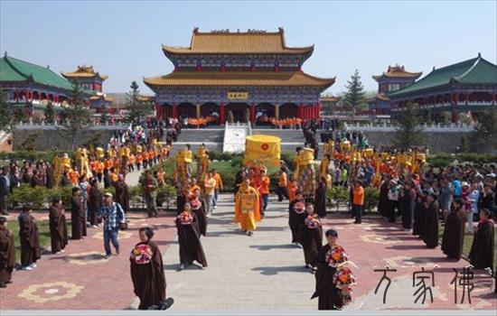 黑龙江海林报恩寺举行迎请惟贤少老舍利fahui