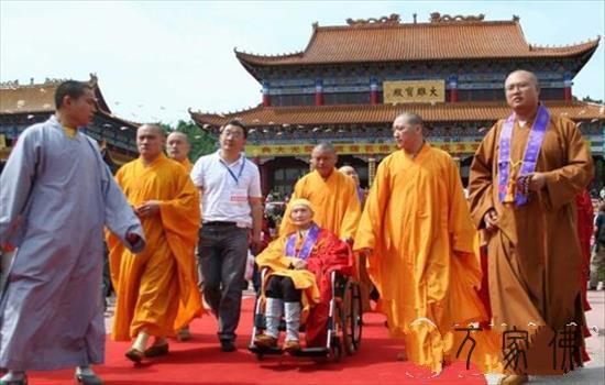黑龙江海林报恩寺举行迎请惟贤少老舍利fahui