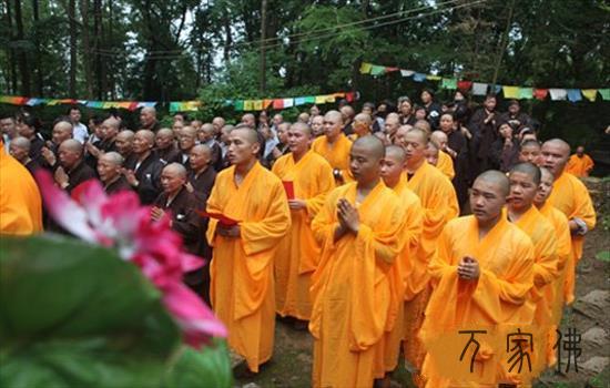 黄梅五祖寺千人拜山活动功德圆谦