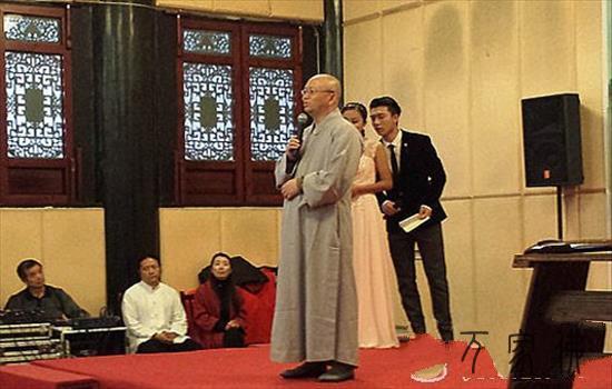 马常胜低调进川义演 圣火寺音乐会打动乐迷