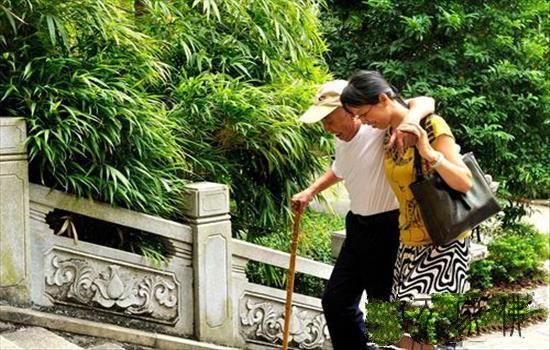 黄金周尾日 广东北华禅寺迎来近万名游客 黄金周尾日 广东北华禅寺迎来近万名游客