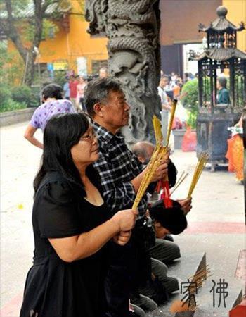 黄金周尾日 广东北华禅寺迎来近万名游客 黄金周尾日 广东北华禅寺迎来近万名游客