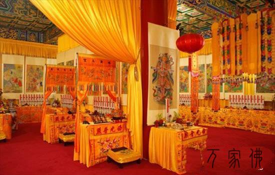 黄梅妙乐寺法界圣凡是火陆fahui第四天：年夜坛拜忏、诵经