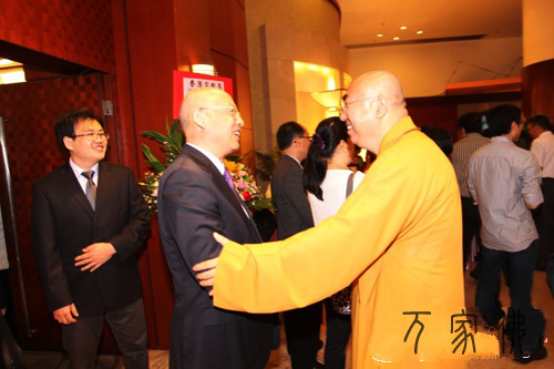 喷鼻港宗教界庆贺中华人民共和国成坐65周年年夜会 宽运年夜和尚出席并致辞