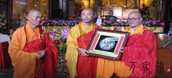 马来西亚槟城极乐寺贤没有俗观法师降座仪式衰年夜举行