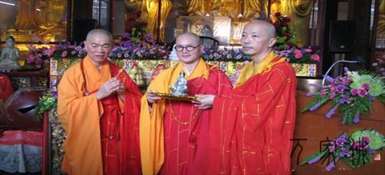 马来西亚槟城极乐寺贤没有俗观法师降座仪式衰年夜举行