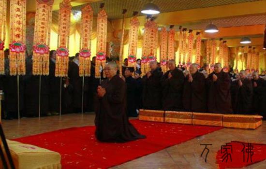 黑龙江年夜庆果城寺举行果成老法师法体移灵仪式