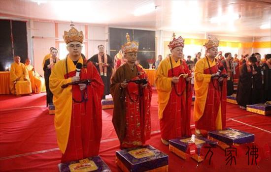 黑龙江哈我滨龙散宝寺举行法界圣凡是火陆普度年夜斋胜会