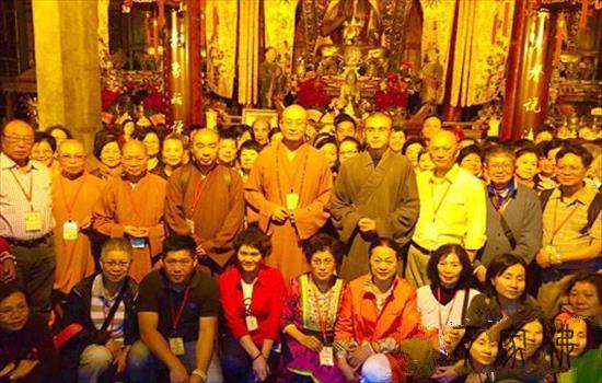 喷鼻港没有俗观宗寺宏明年夜和尚携朝山团朝拜山西五台山