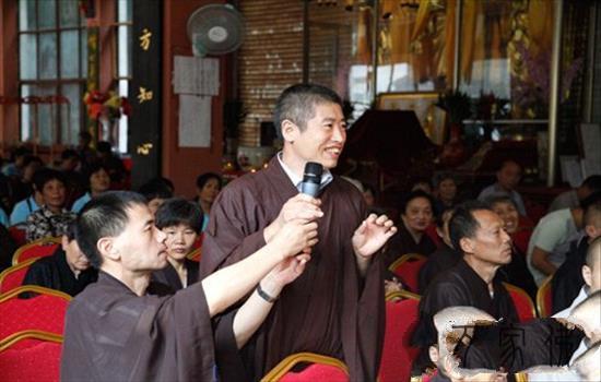 黄石市佛协道经交换会正在东圆山弘化禅寺开幕