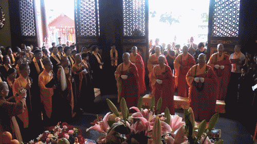 鹰潭月岩禅寺迎请佛陀真骨舍利 四众dizi悲喜瞻仰