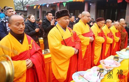 马鞍山临溪寺举行露天天藏王菩萨圣像开光仪式暨尾期天藏家蛮节