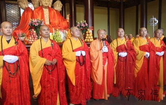鹰潭月岩禅寺迎请佛陀真骨舍利 四众dizi悲喜瞻仰