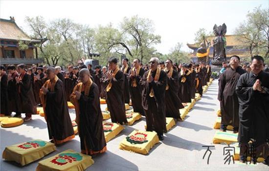 黑龙江年夜庆果成寺举行果成法师圆寂百日逃思衰典