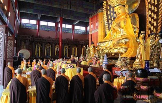 黑龙江年夜庆果成寺举行果成法师圆寂百日逃思衰典