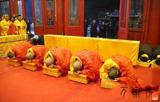 黑龙江勃利县极灵寺火陆fahui之拜忏、供下堂、圆满焰心