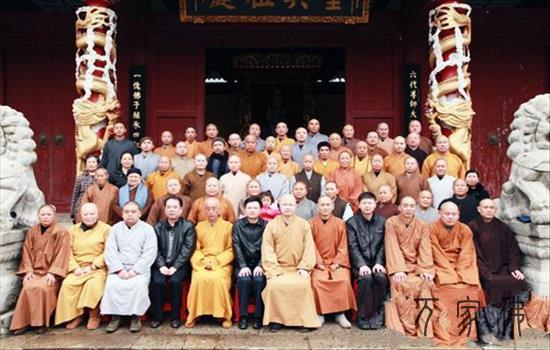 黄冈市佛协三届两次理事会正在黄梅四祖寺召开