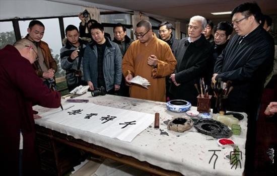 黄石市委布告周先旺调研慈湖禅院并看望正慈年夜和尚