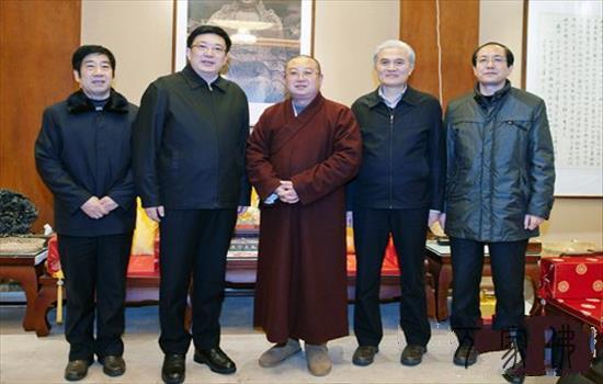 黄石市委布告周先旺调研慈湖禅院并看望正慈年夜和尚