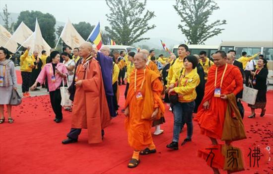 下僧云散 第四届天下梵教论坛52个国度代表嘉宾进场