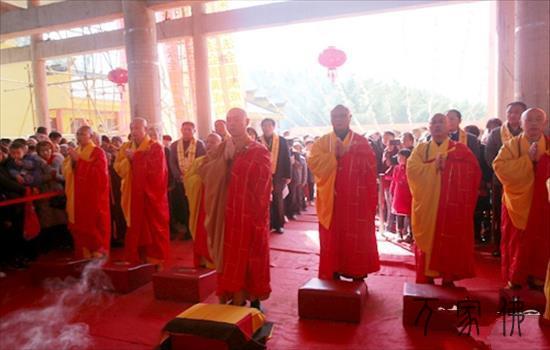 黄山紧山寺举行年夜雄宝殿上梁祈福fahui
